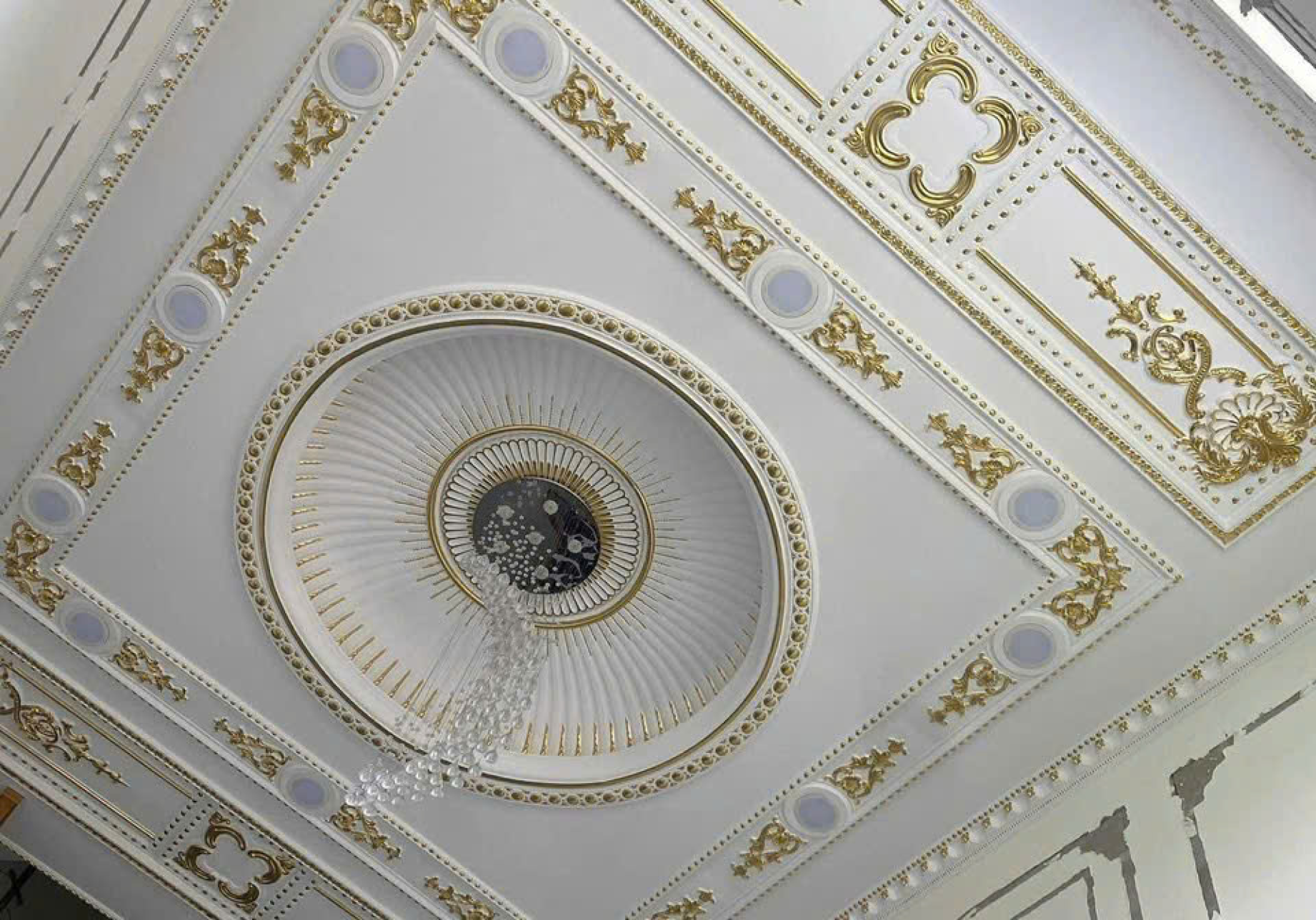 Trần thạch cao cổ điển 