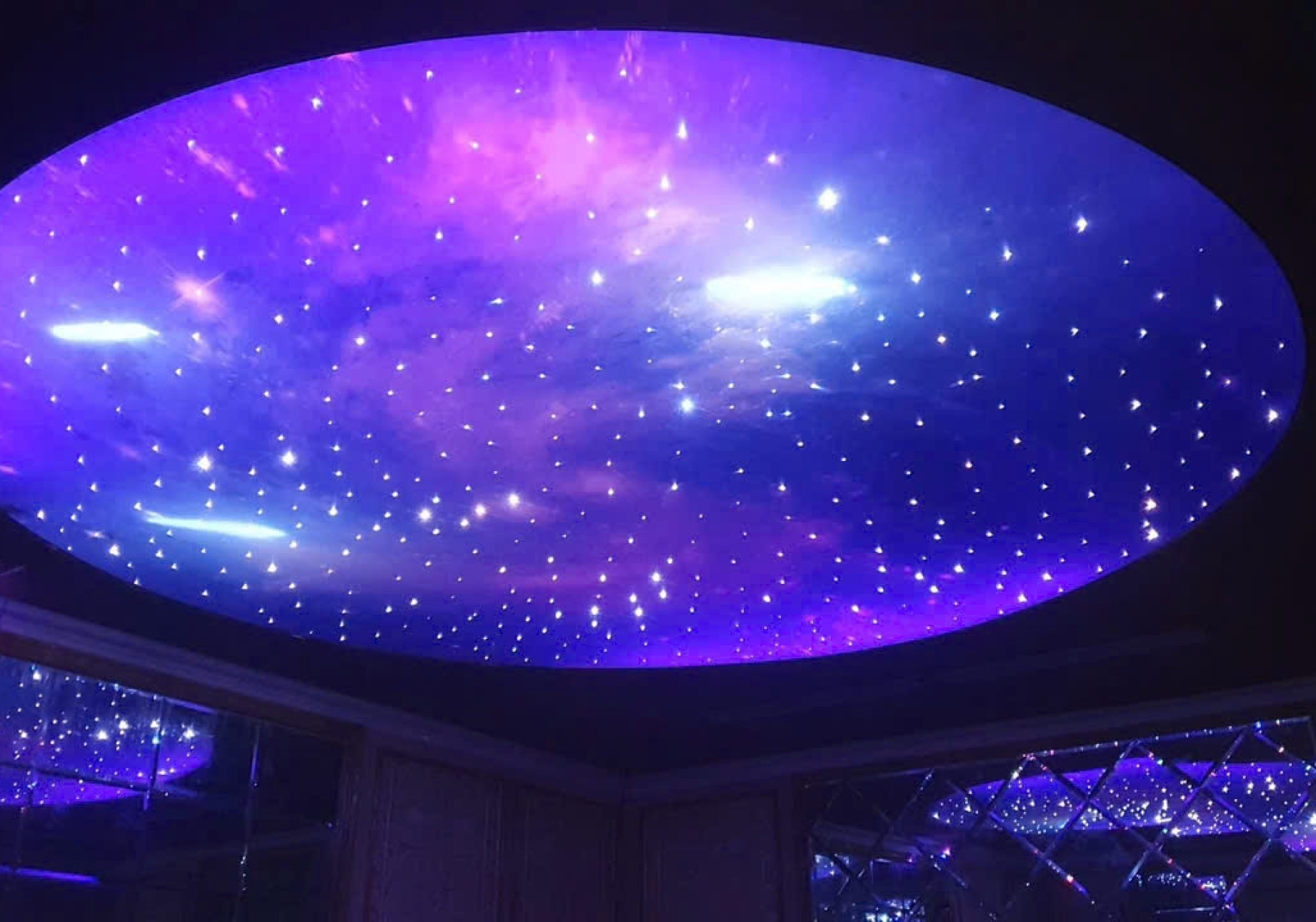 Trần xuyên sáng vòng tròn 